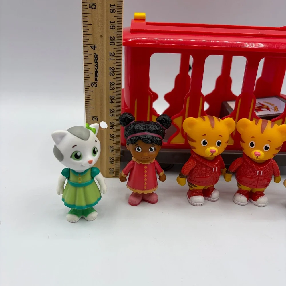 Daniel Tiger Neighborhood Trolley and 6 Figure Set Tollytots Fred Rogers Co